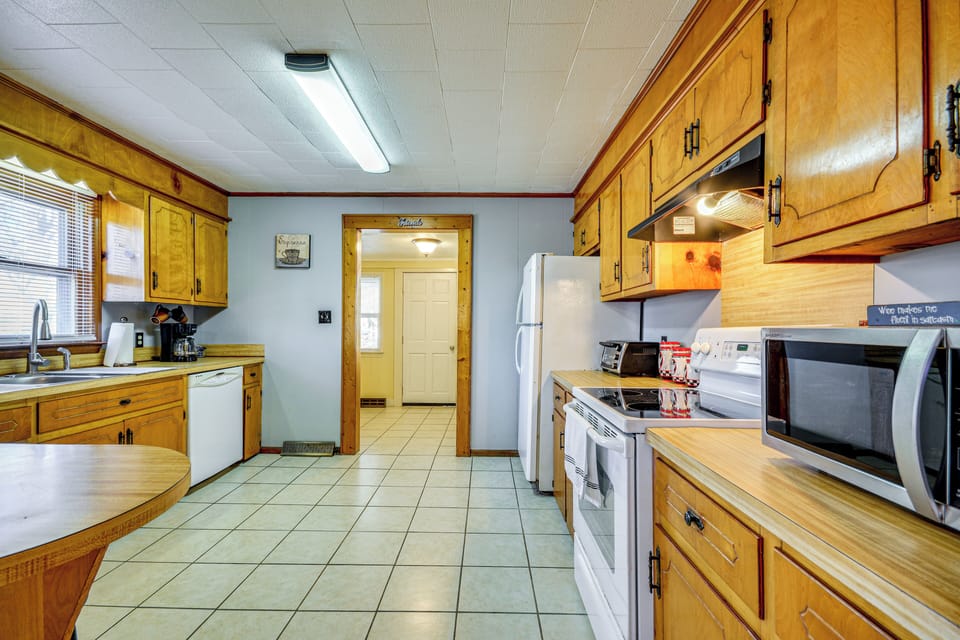 House (2 Bedrooms) | Interior