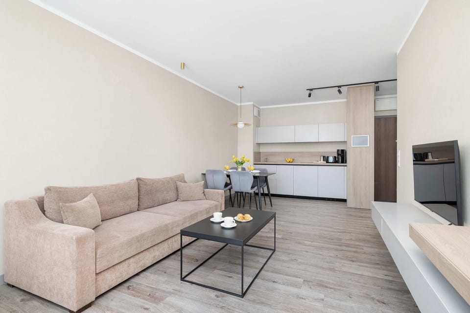 The combination of light colours and natural textures creates a cosy atmosphere that instantly feels like home.