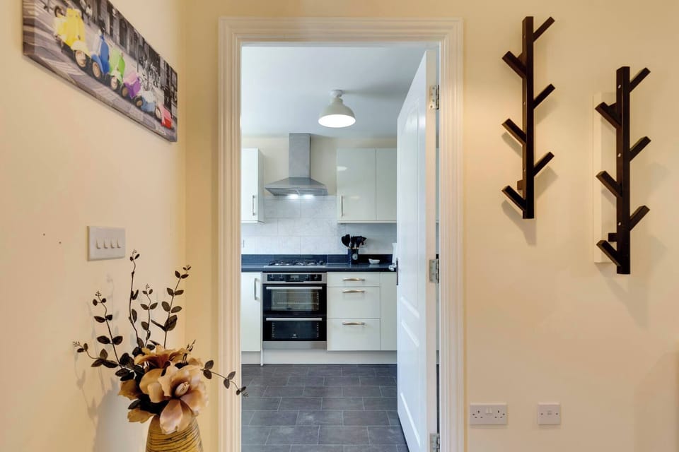 House, 2 Bedrooms, Patio, City View | Private kitchen