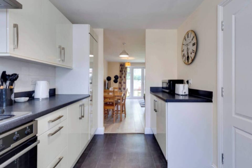 House, 2 Bedrooms, Patio, City View | Interior