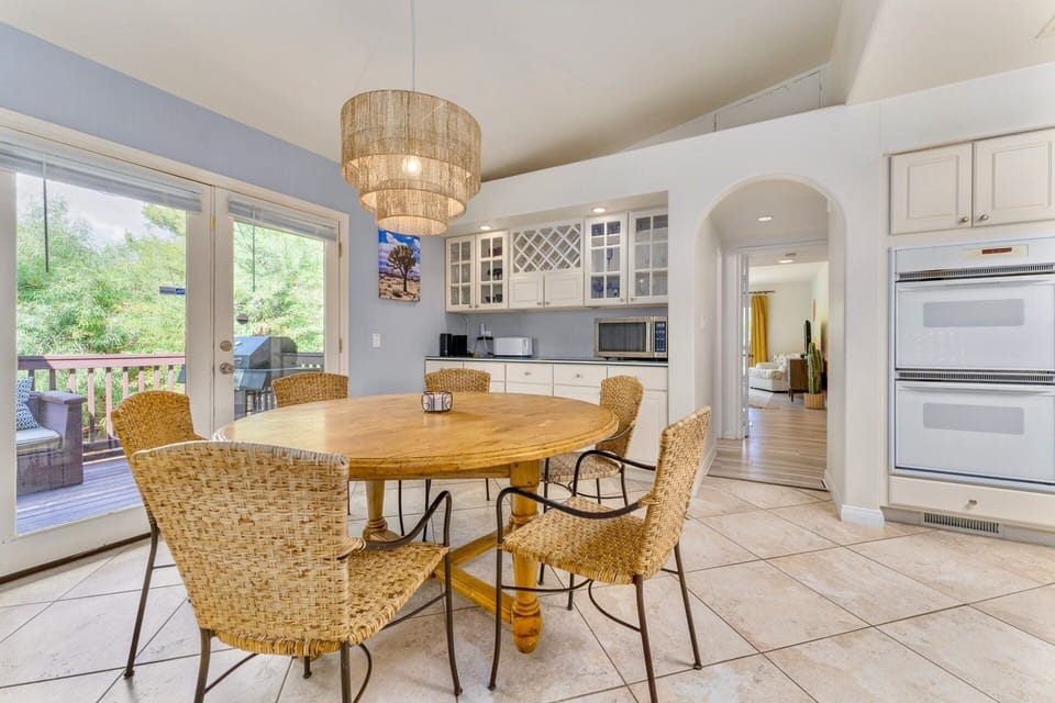 House, 4 Bedrooms | Dining