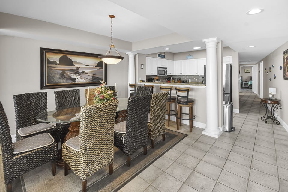 Condo, 4 Bedrooms | Dining