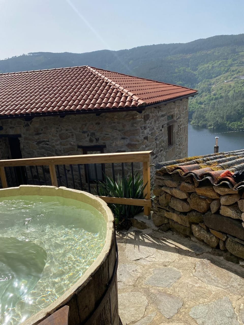 Outdoor spa tub