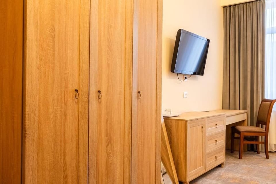 Superior Suite | Blackout drapes, iron/ironing board, free WiFi