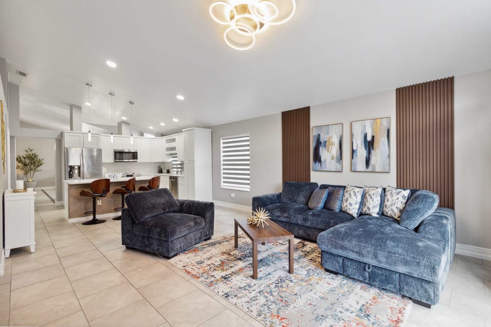 Second Living Room (Two living rooms, plenty of space)