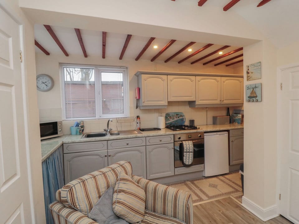 Cookware/dishes/utensils