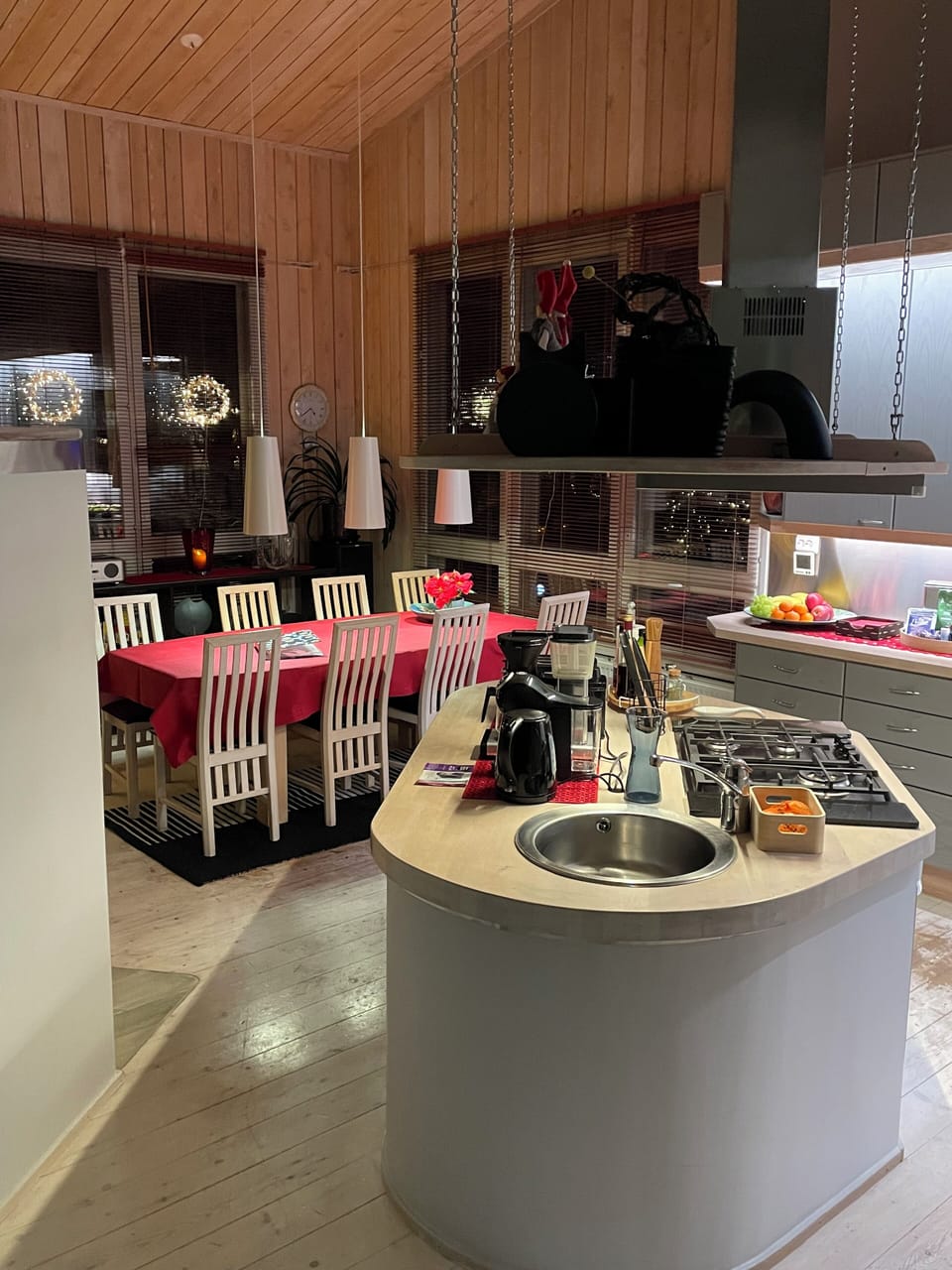 Kitchen and dining area.