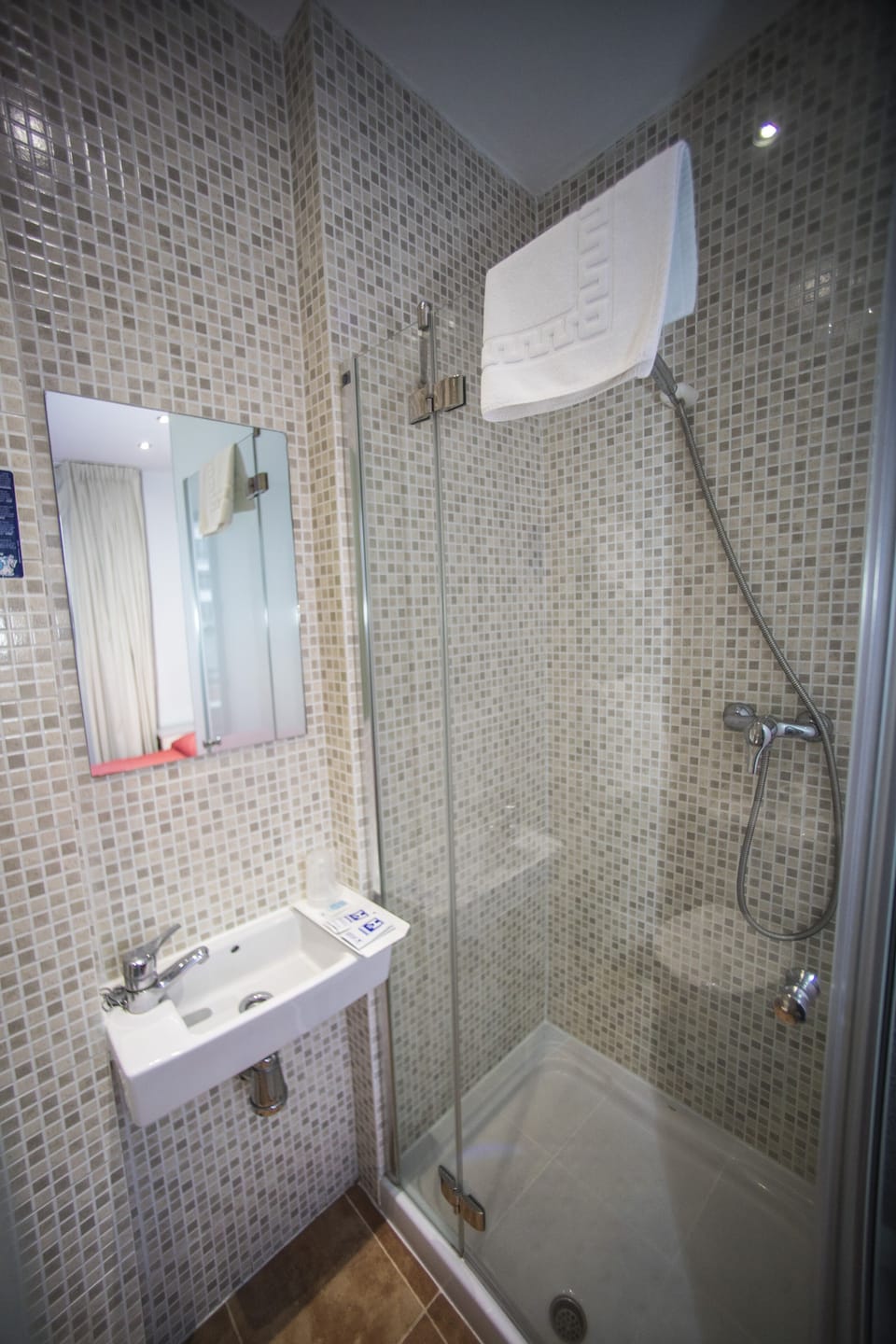 Double Room, 1 Double or 2 Twin Beds, Balcony, City View | Bathroom | Shower, free toiletries, hair dryer, towels