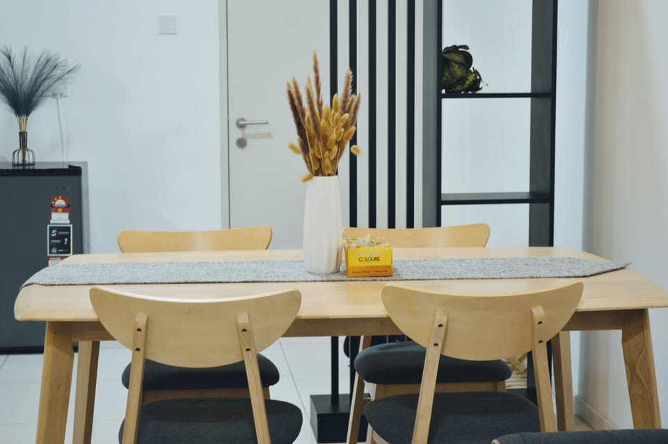 Comfort Apartment, 1 Queen Bed | Dining