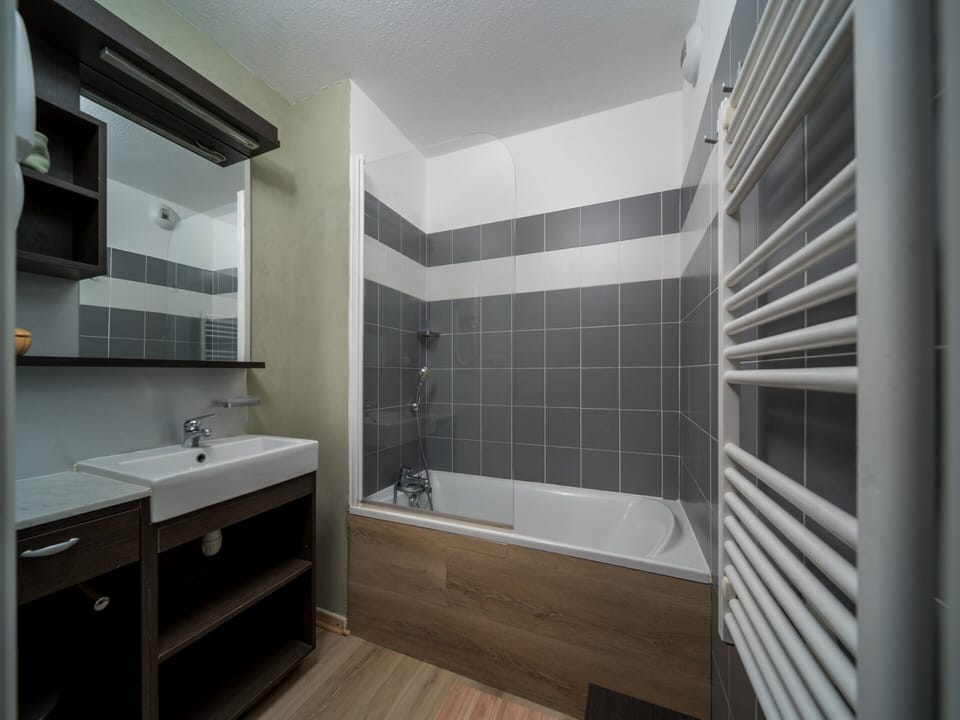 Apartment | Bathroom