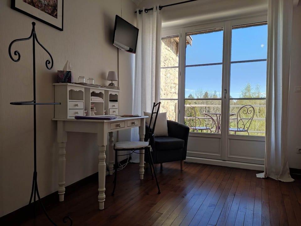 Chambre Ossau - Romantique avec sa terrasse privative donnant sur le jardin et la vallée d'Ossau