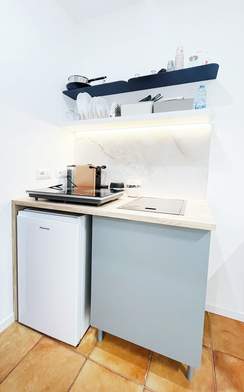Deluxe Double Room | Private kitchen | Espresso maker, coffee/tea maker, fridge, microwave