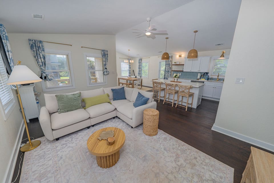 KDN9607: Little Pearl | Living Area