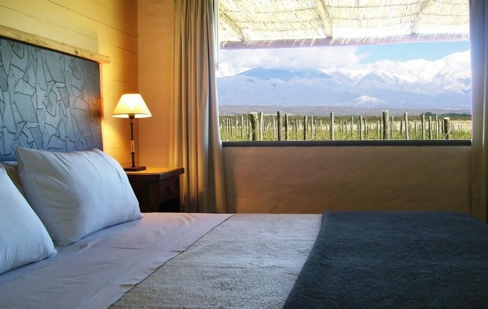 In-room safe, WiFi (free)