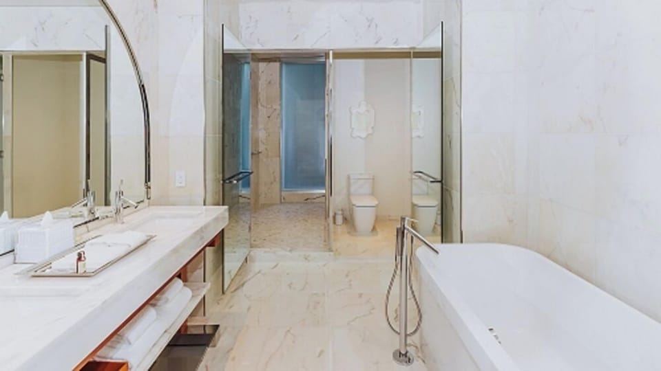 Refresh in a spa-like bath with deep soaking tub.