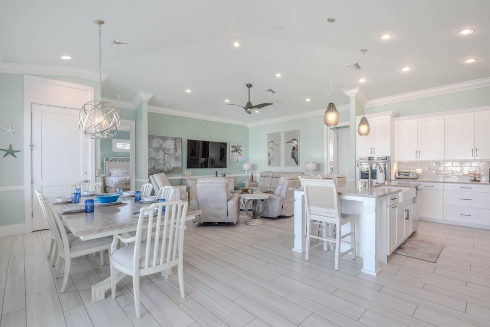 House, Multiple Beds (Sweet Carolina) | Dining