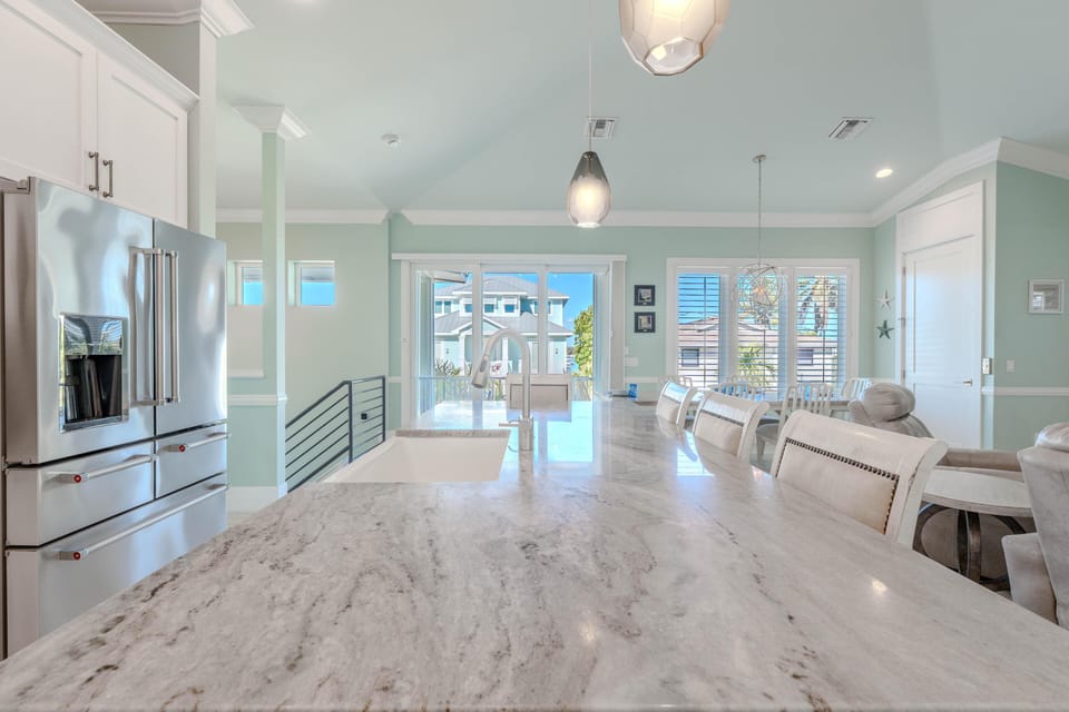 House, Multiple Beds (Sweet Carolina) | Private kitchen | Oven, toaster