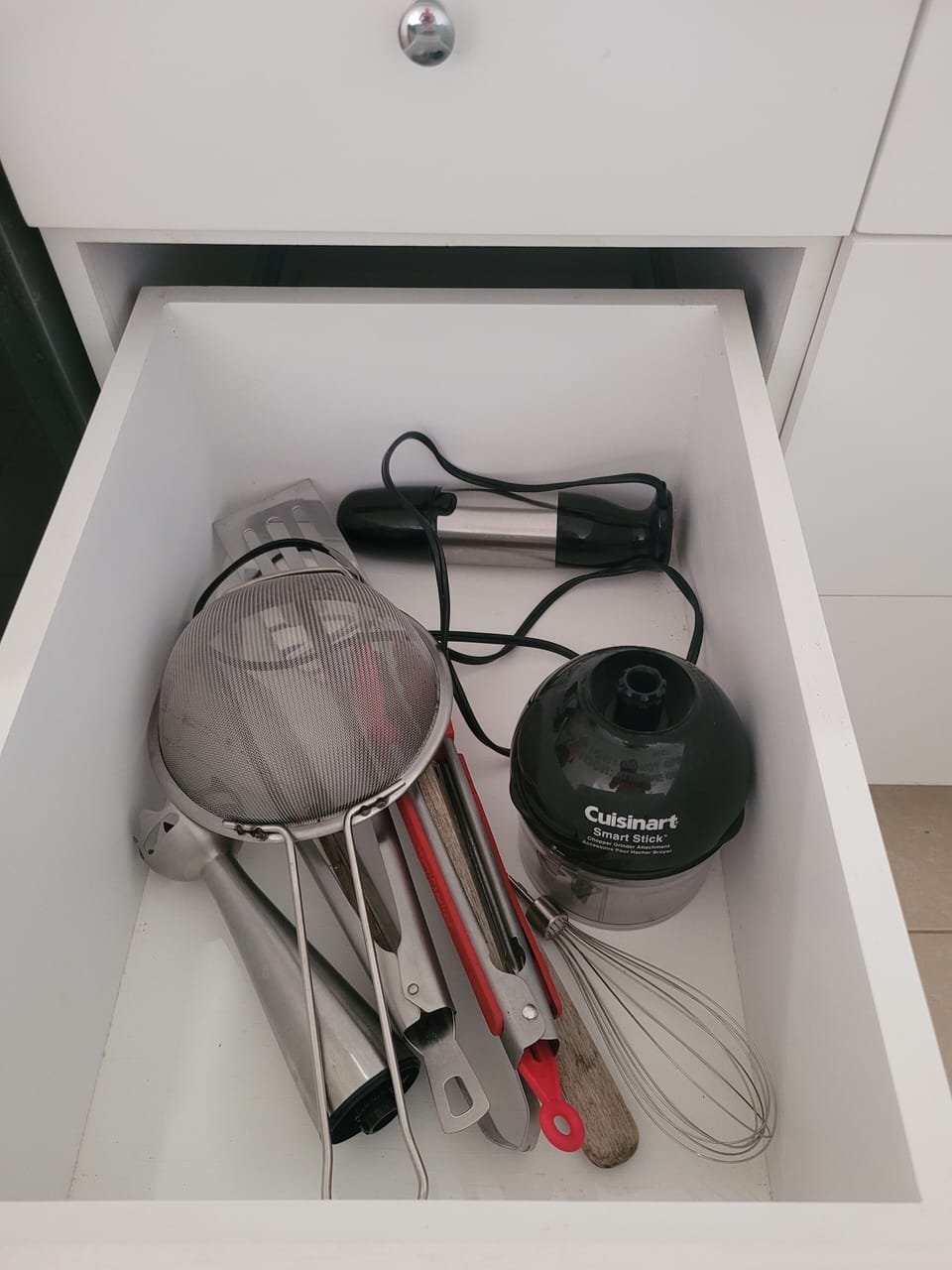 Fully equipped kitchen including useful small appliances
