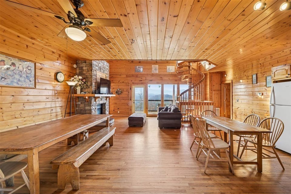 012-Dining Area