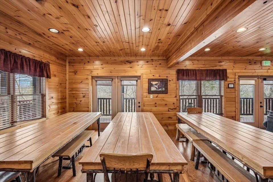 007-Dining Area