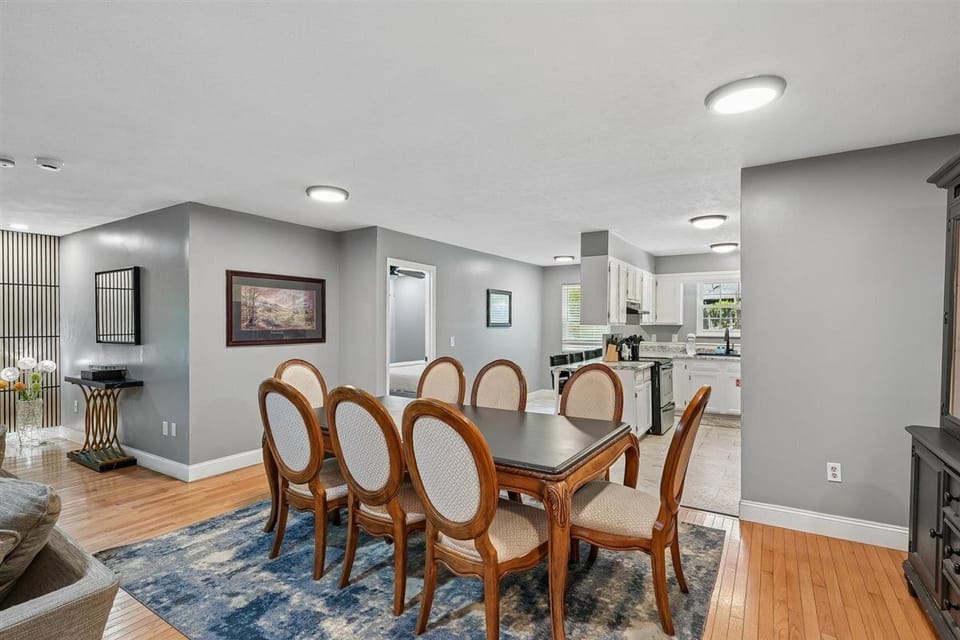 06-Dining Area