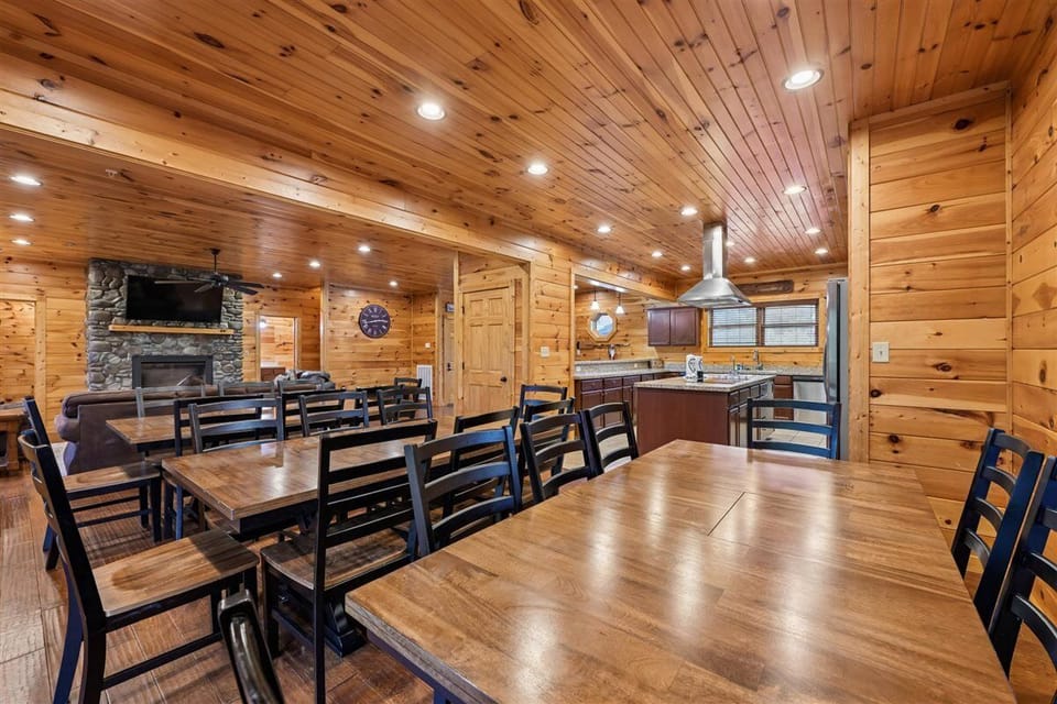 015-Dining Room