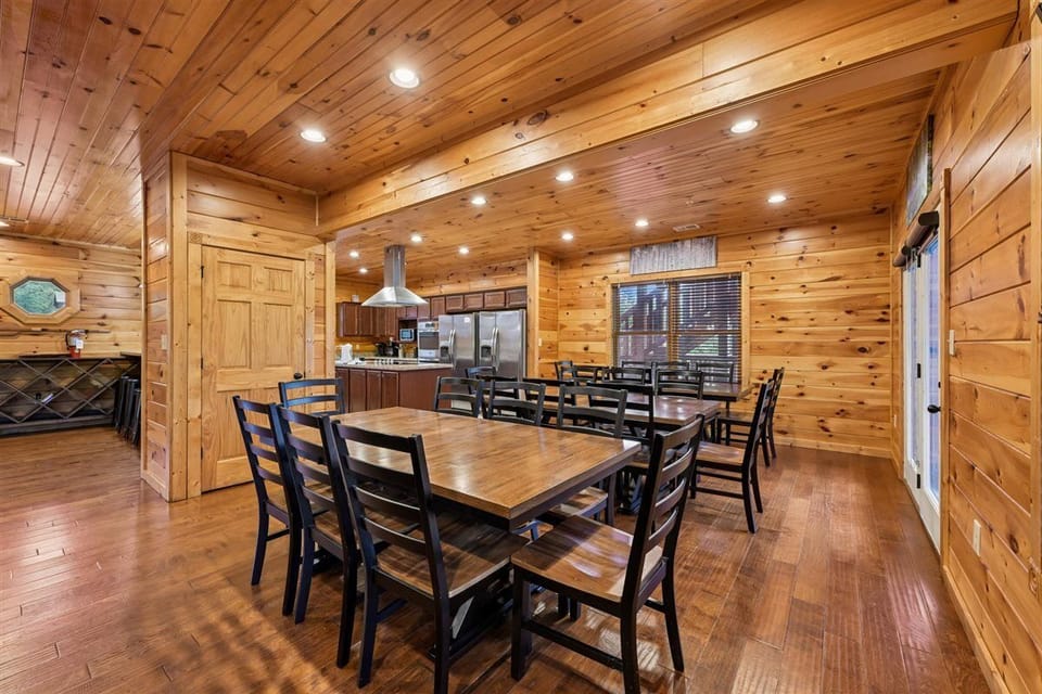 016-Dining Room