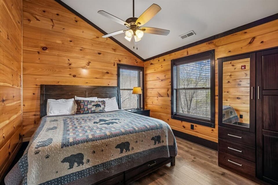034-Bedroom