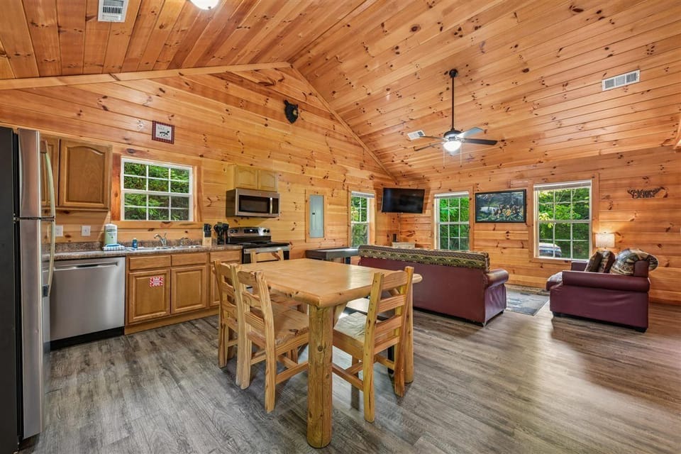 17-Dining Area