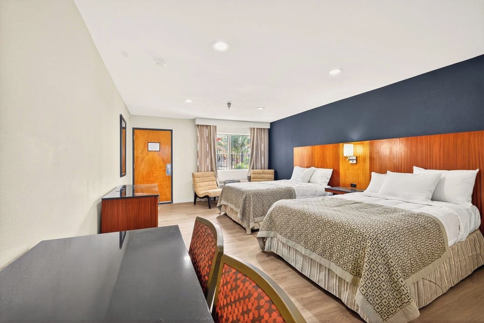 Double Room | Iron/ironing board, free WiFi