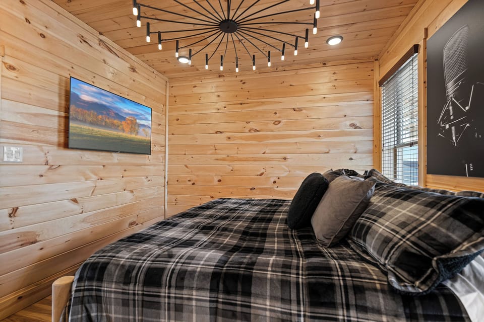 divinity-cabin-12