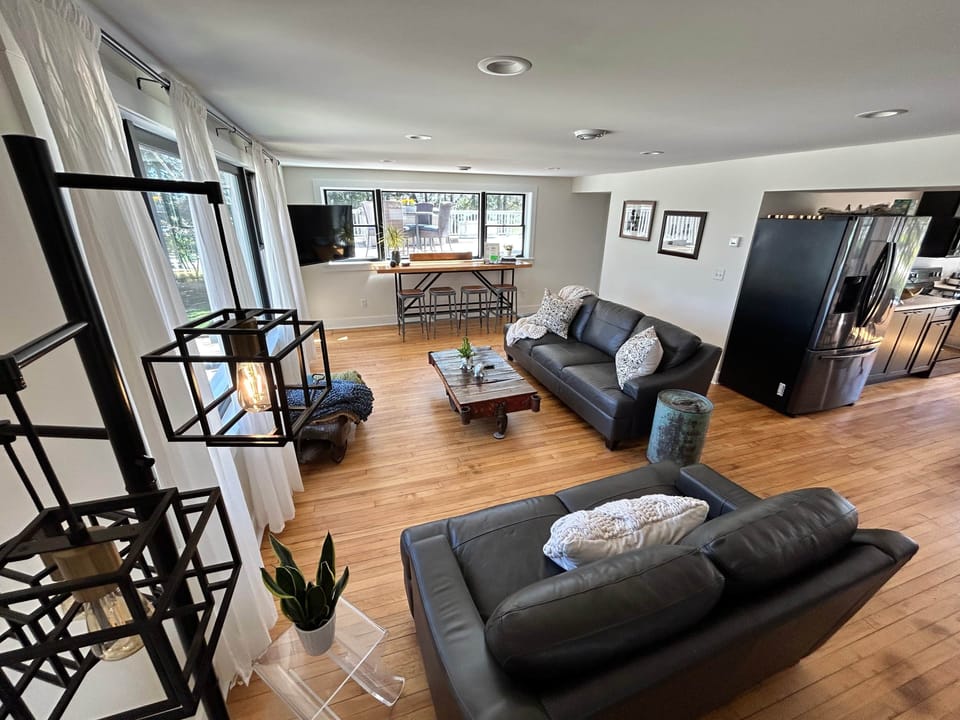 Main floor Lounge