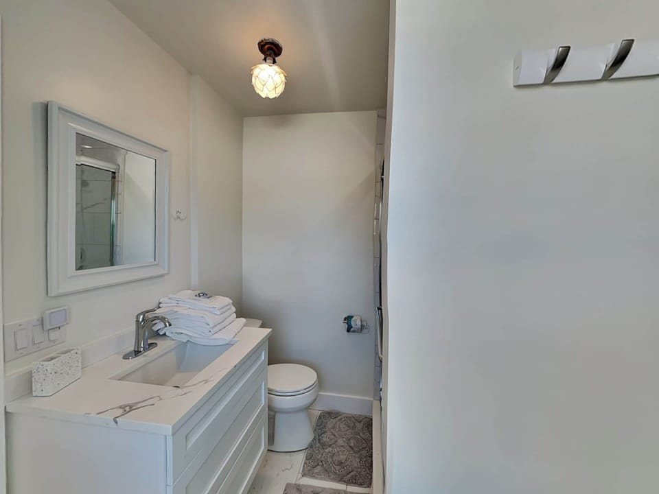 Sun Seekers Haven Cottage in Estero Island