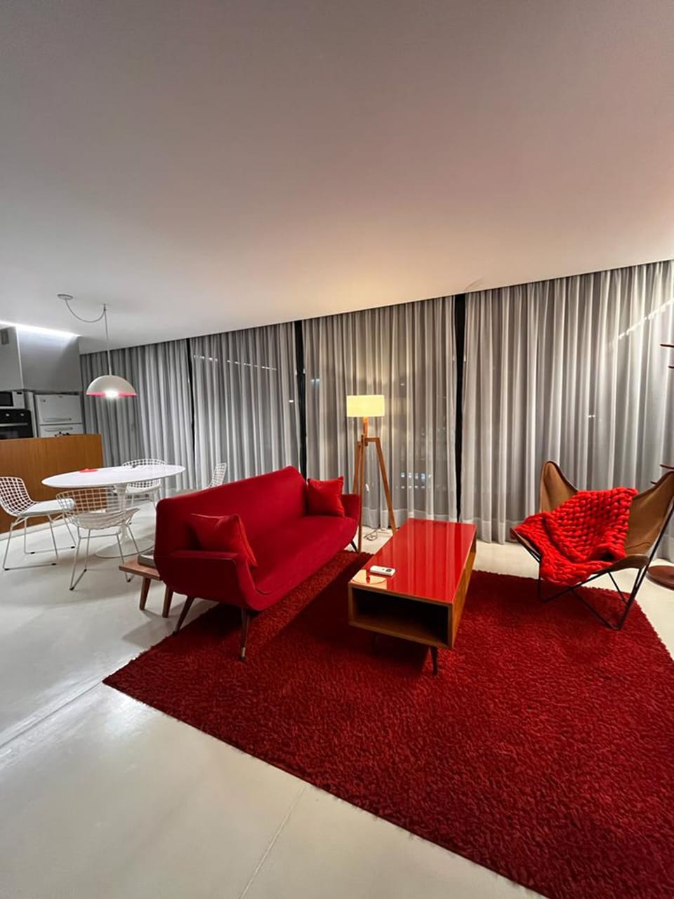 Design Apartment (2) | Living area | 32-inch LED TV with digital channels, MP3 dock
