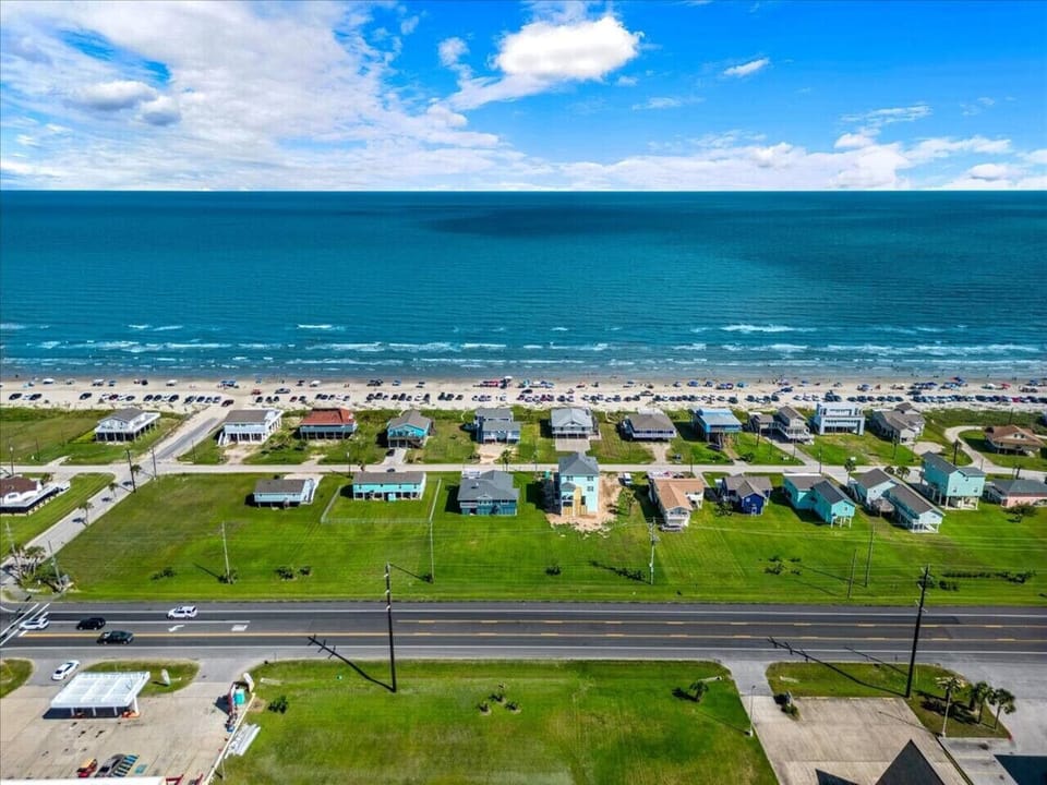 Just 5 blocks from the shore