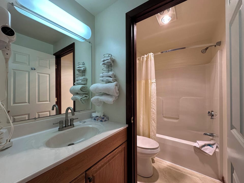 King Room | Egyptian cotton sheets, premium bedding, memory foam beds