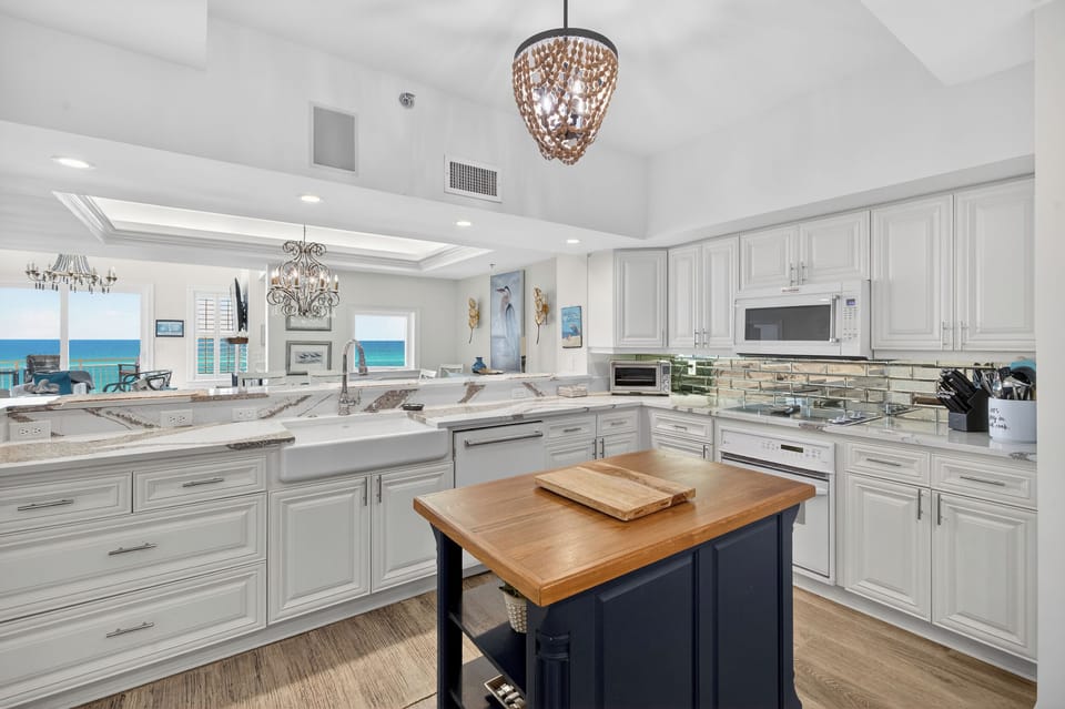Grandview 401 - Kitchen