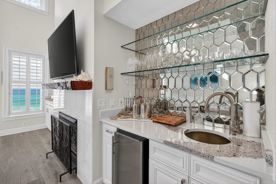 Grandview 401 - Wet Bar