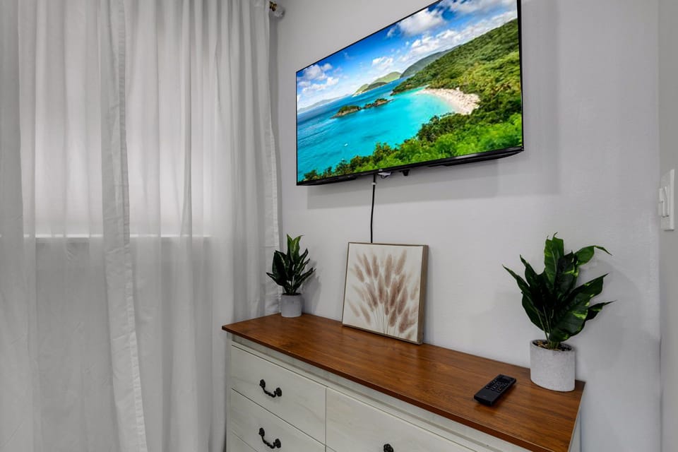 Bunkbed room equipped with Smart TV