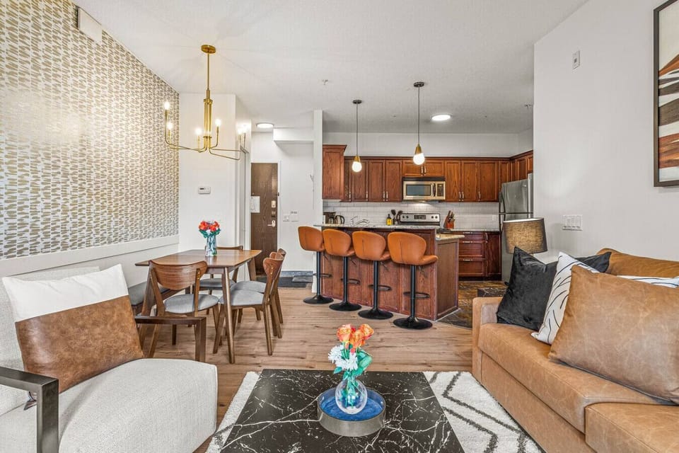 Please note that the unit includes three bar stools only.