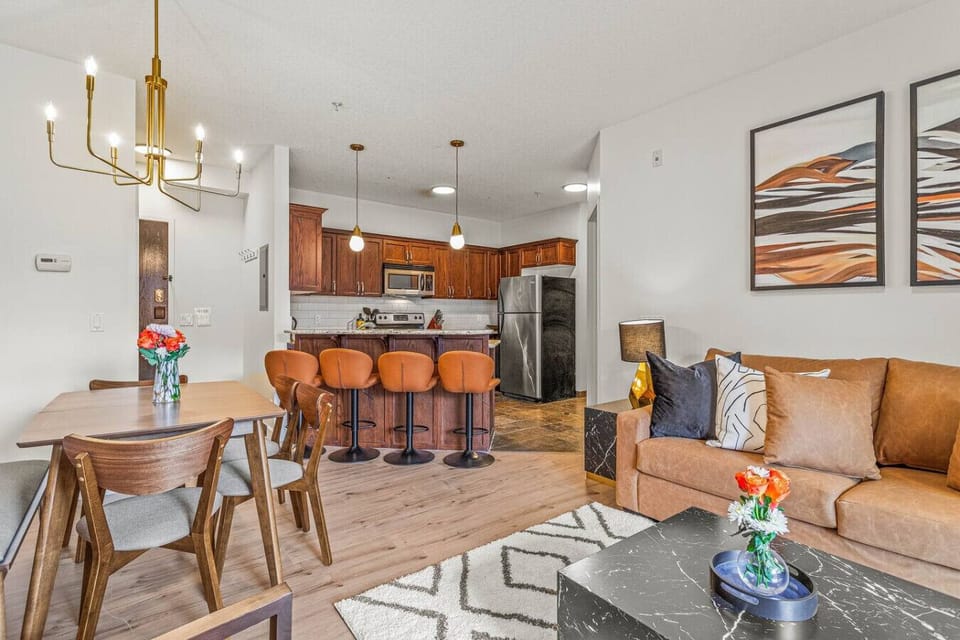 Please note that the unit includes three bar stools only.