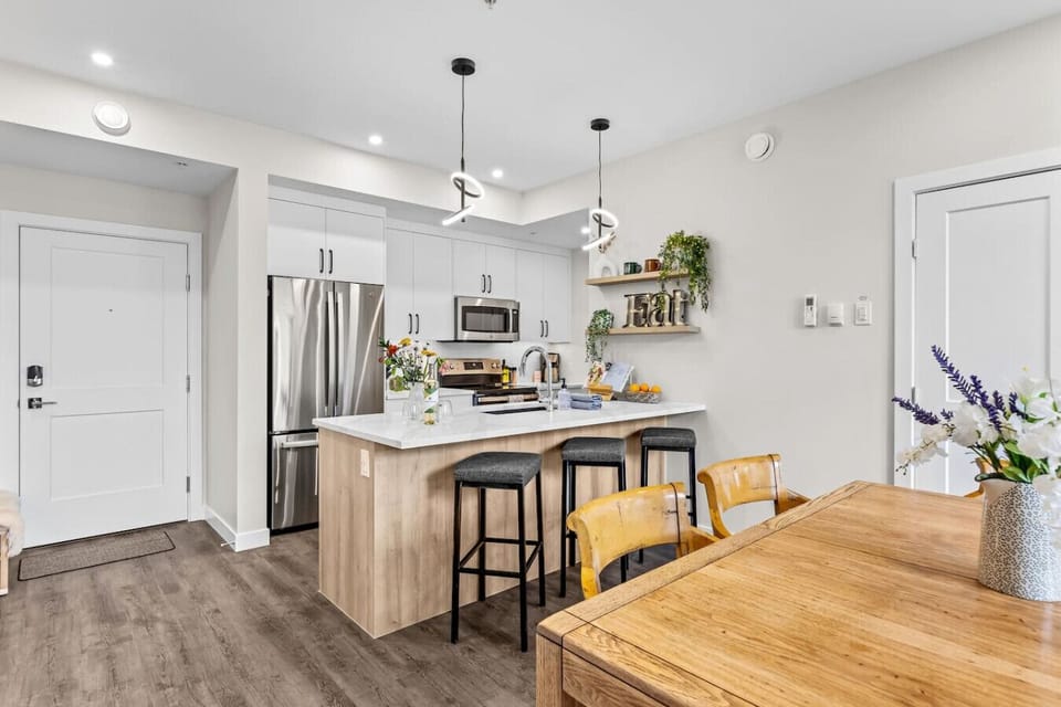 Fully equipped kitchen.