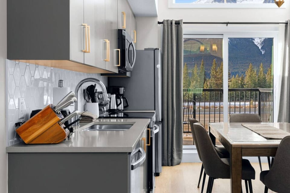 Cook like a pro in the fully equipped and modern kitchen!