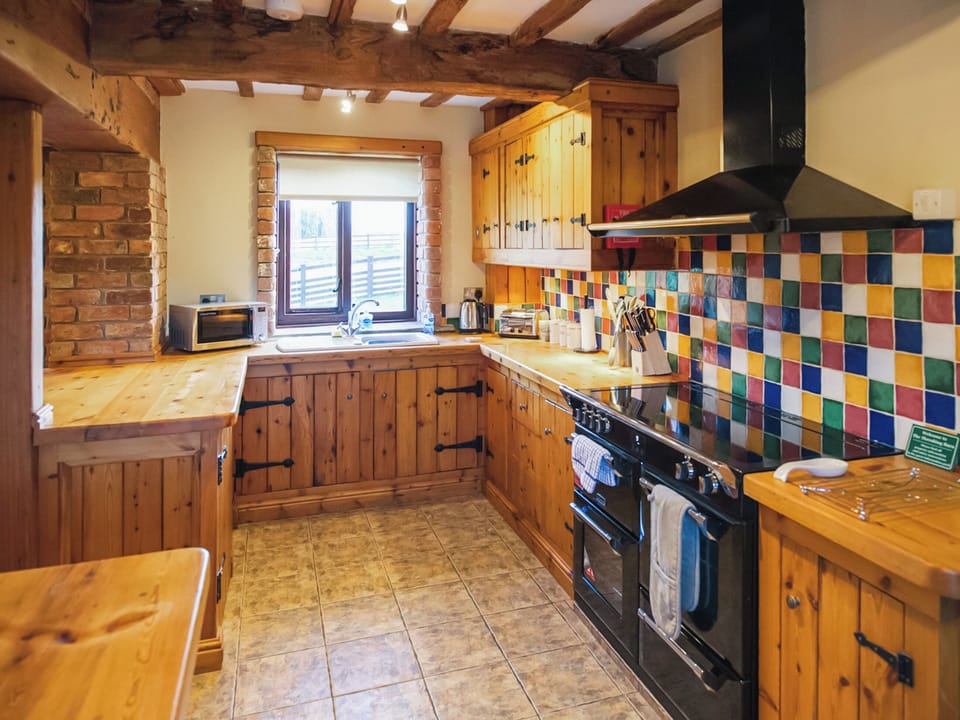 Kitchen | The Threshing Barn - JB Farming & Country Stays, Blankney Fen