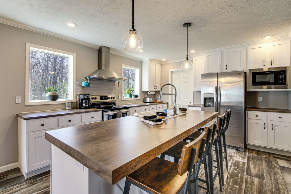 Breakfast Bar | Kitchen