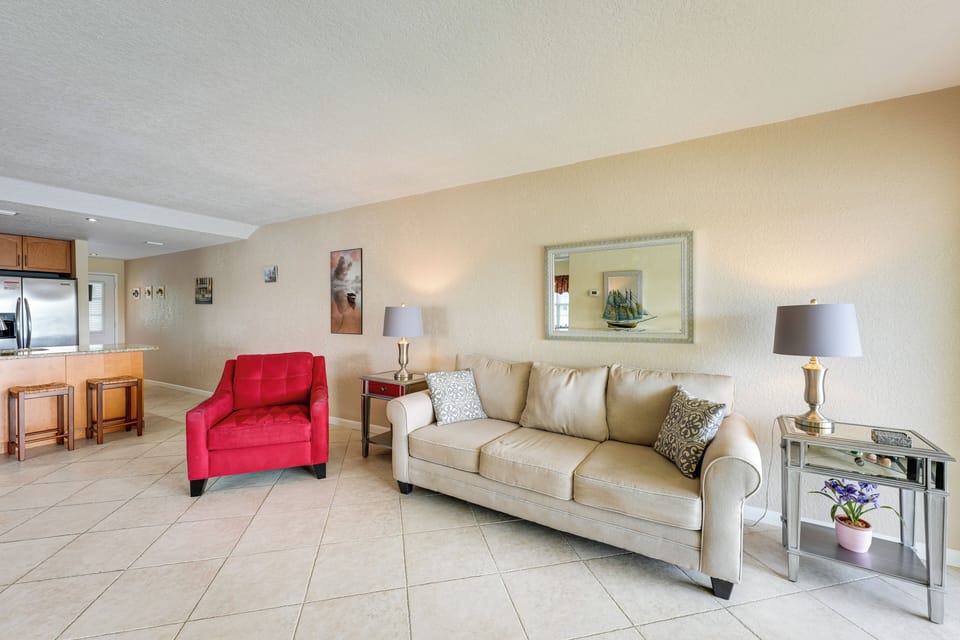 Living Room | Single-Story Unit
