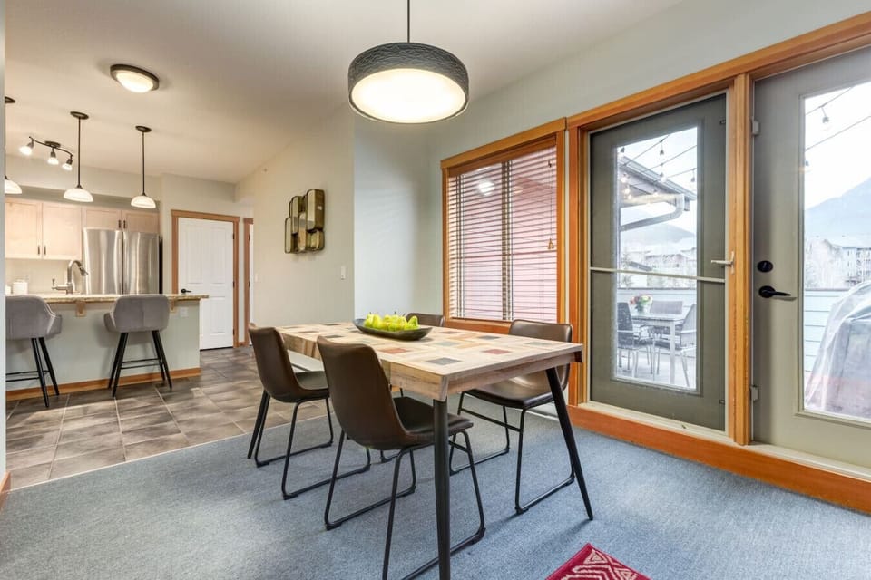 Dining table with sitting for 4.