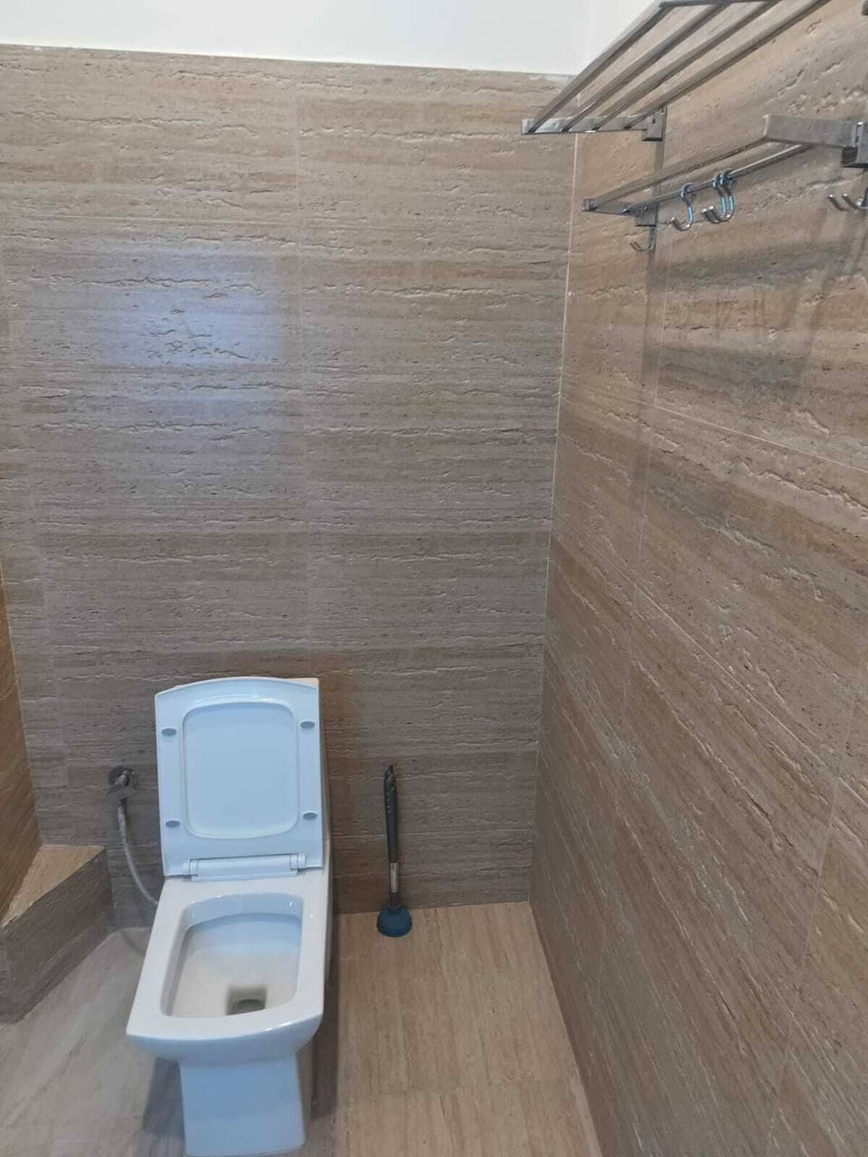 Family Room | Bathroom | Shower, free toiletries, bathrobes, slippers