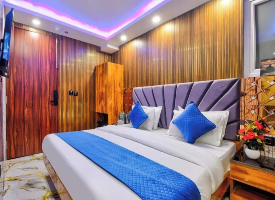 Deluxe Double Room | Free WiFi, bed sheets