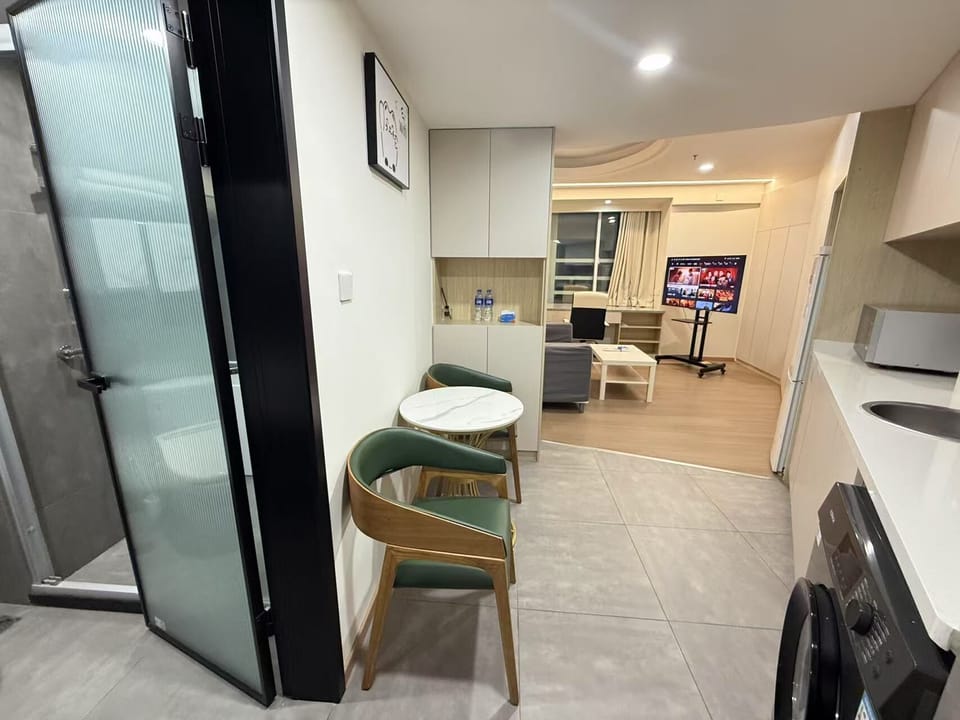 Executive Studio Suite, City View | Interior